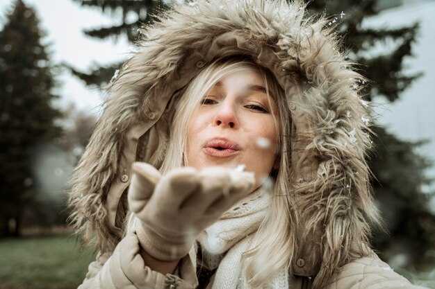 Какие конфликты движут персонажей?