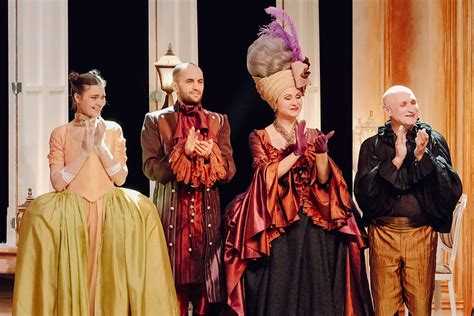 Где можно оставить свой отзыв о спектакле?